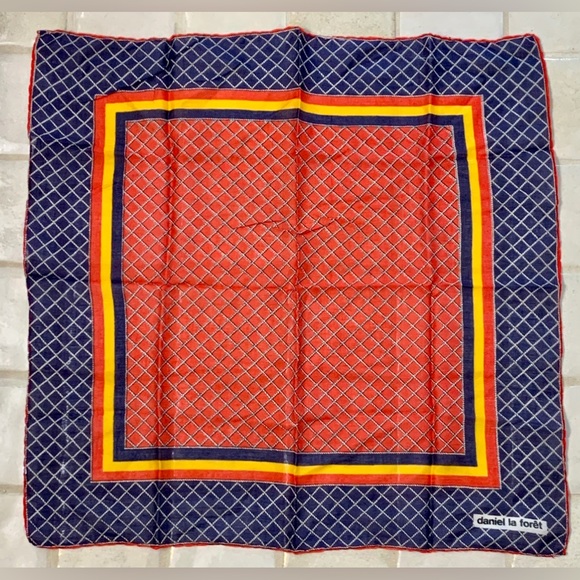 Vintage 1970s 100% Silk DANIEL LA FORET 20” x 20” Scarf Bandanna Kerchief Wrap - Picture 9 of 12